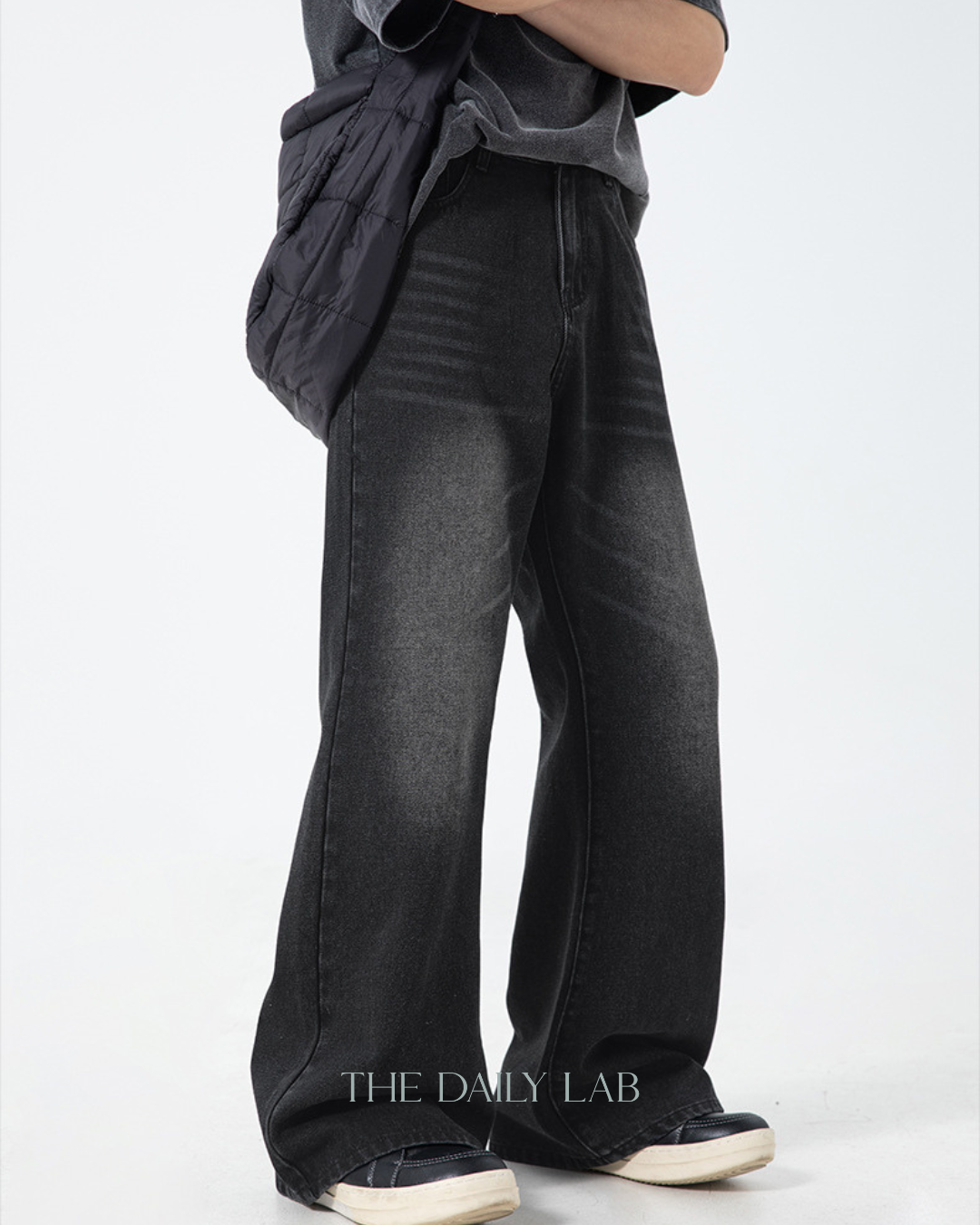 Washed Streetstyle Flare Jeans in Black