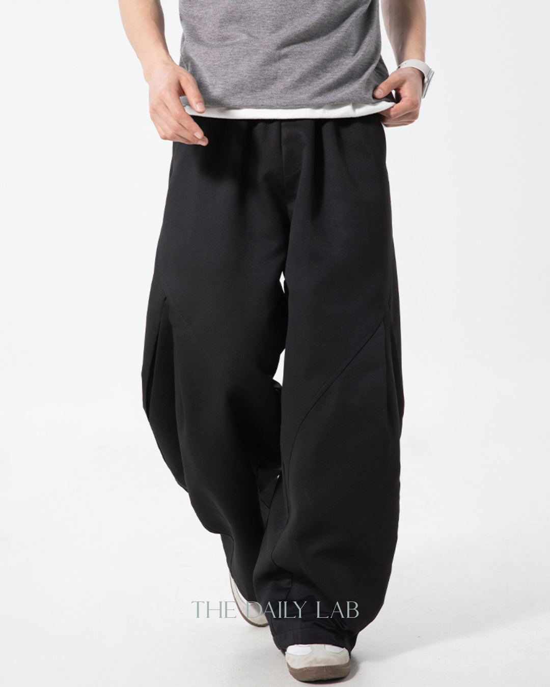 Pleated Panel Wide-Leg Pants in Black