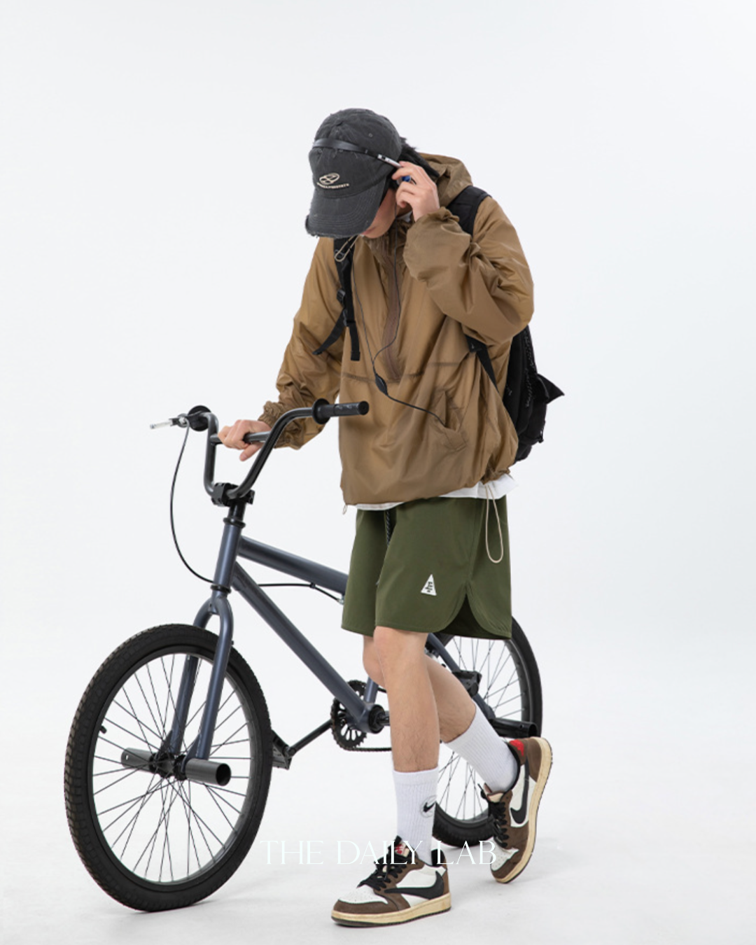 Loose Embroidered Drawstring Shorts in Green