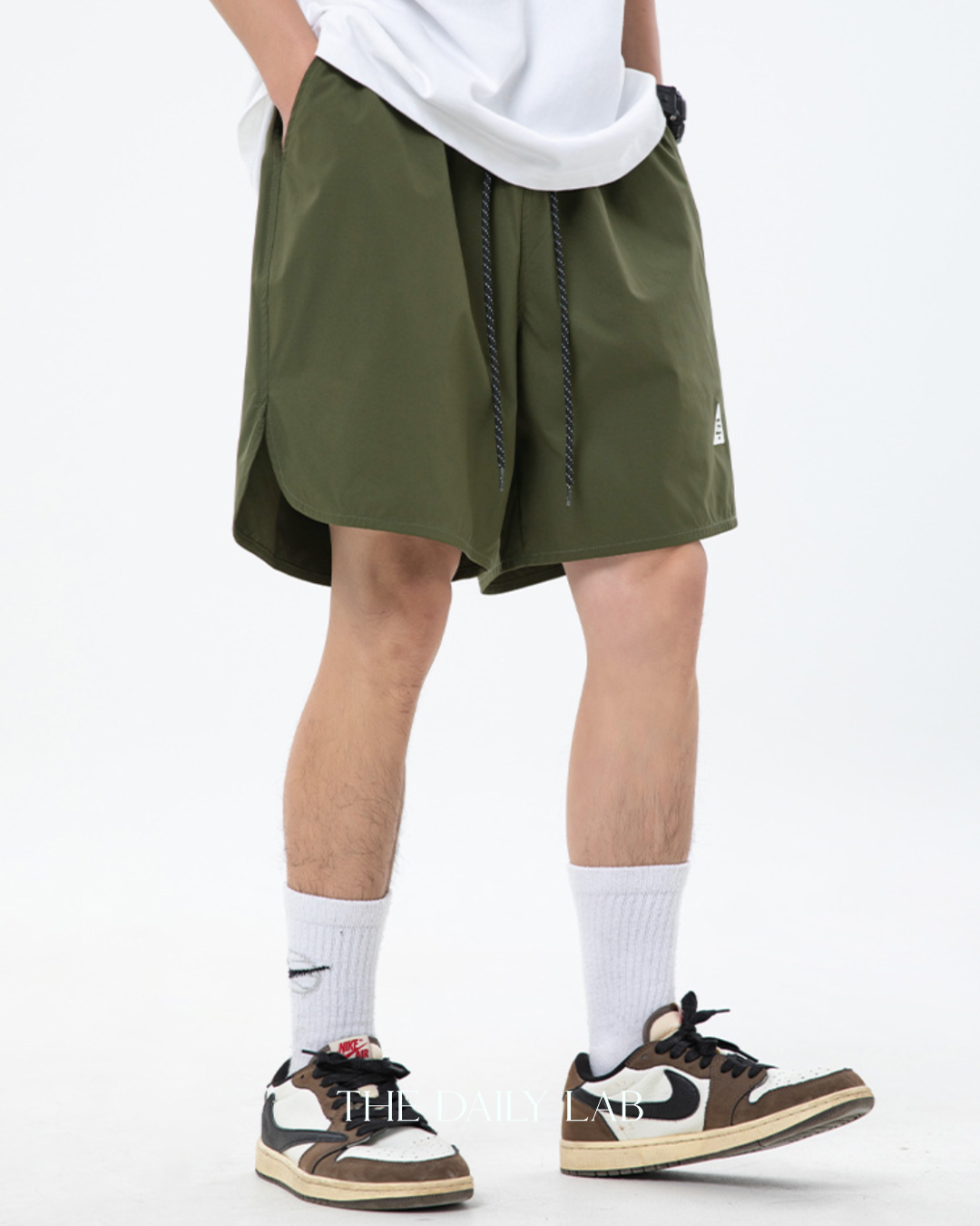 Loose Embroidered Drawstring Shorts in Green