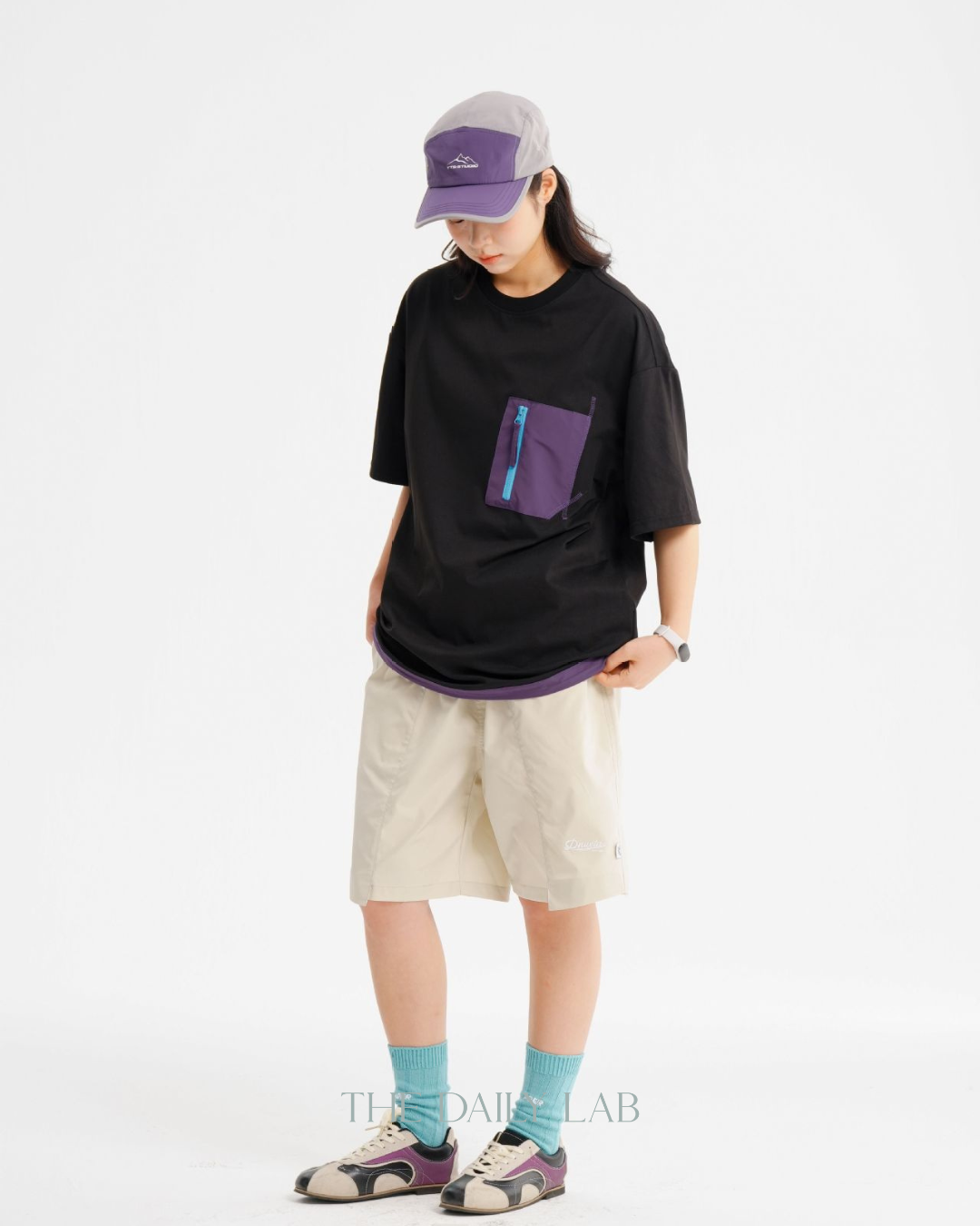 Color-Black Pocket Short Sleeve Tee in Black
