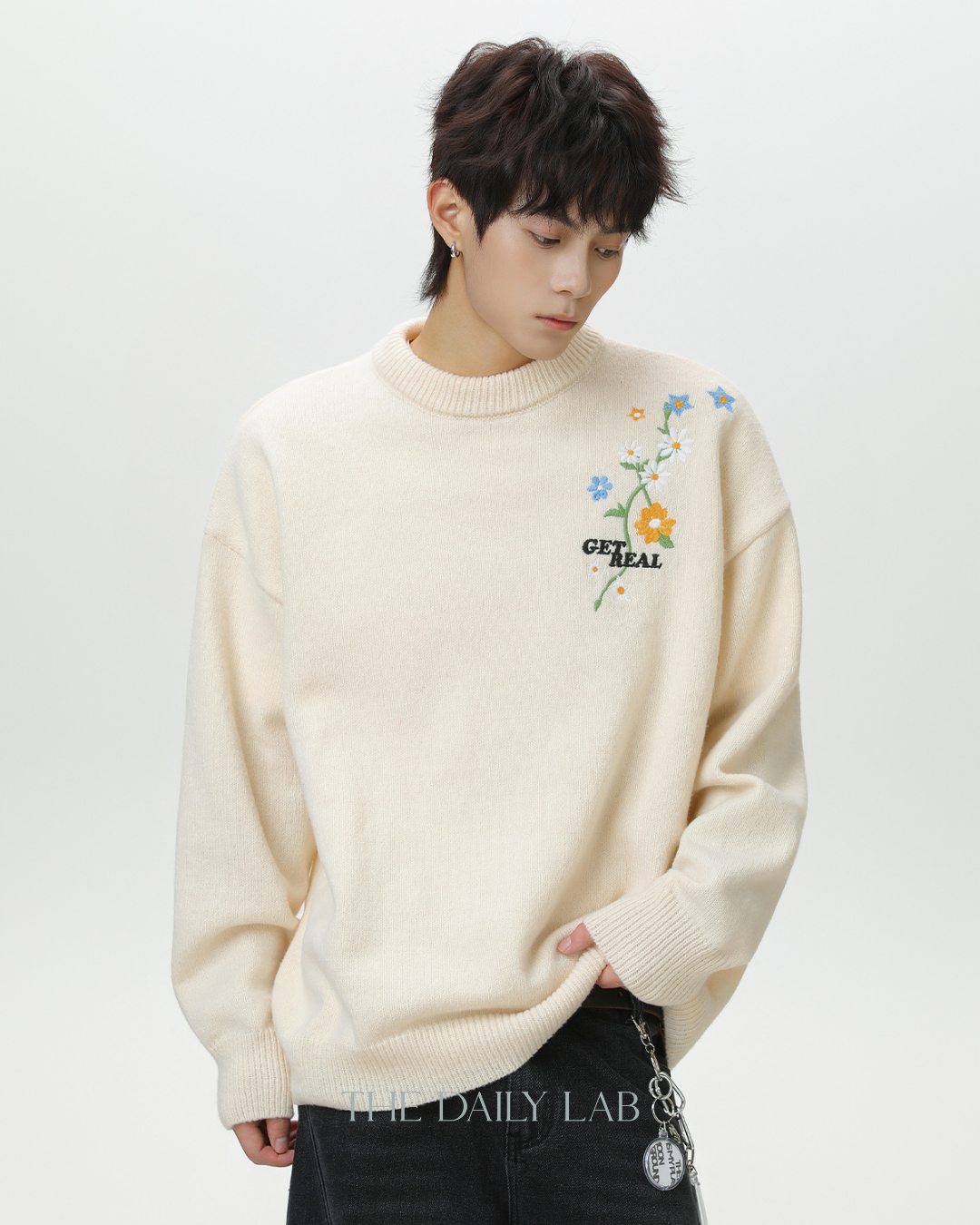 Loose-Fitting Pullover Knit Sweater in White