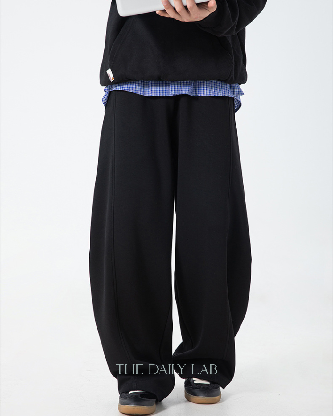 Contour Blade Sweatpants in Black