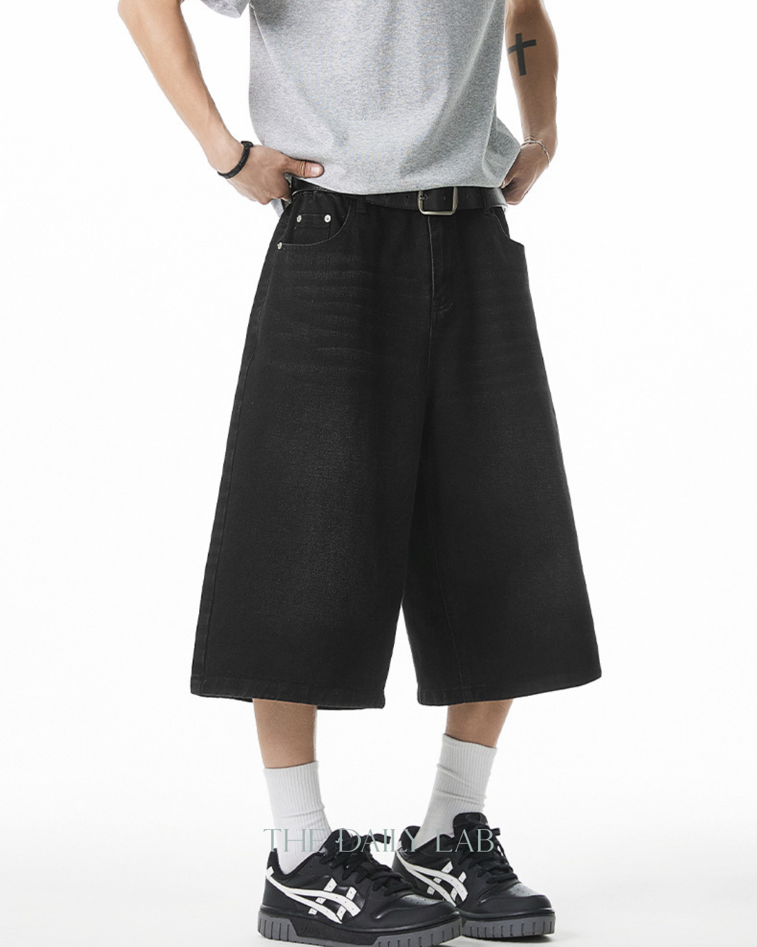 Vintage Wide-Leg Washed Denim Cropped Pants in Black