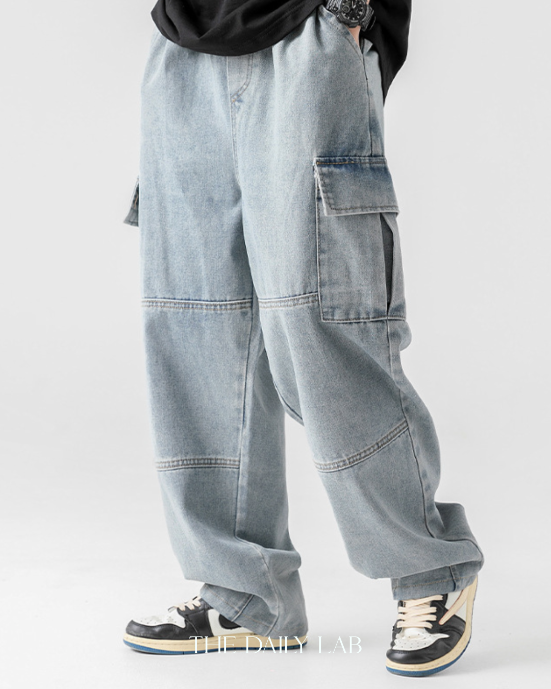 Washed Denim Wide Pocketed Jeans in Blue