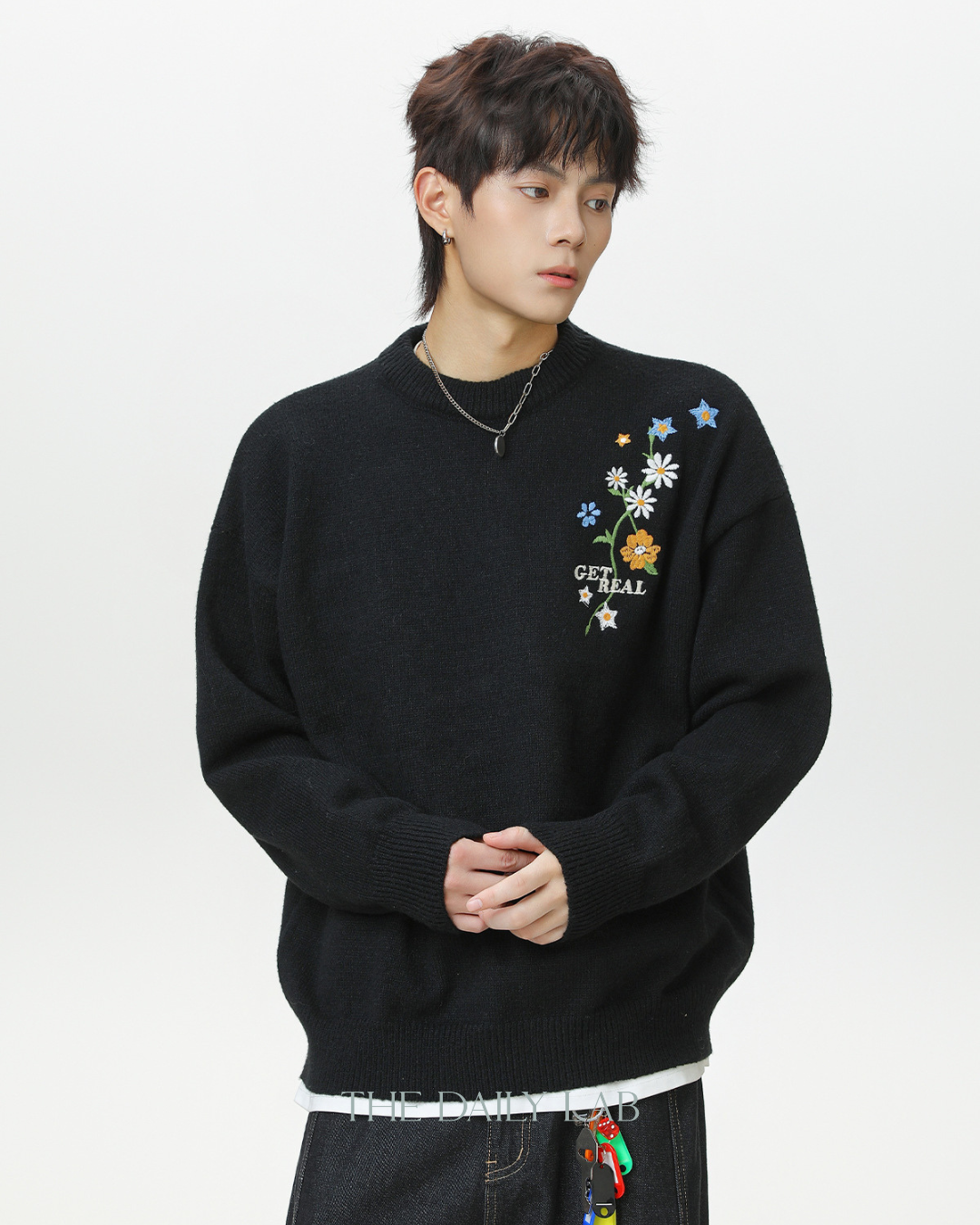 Loose-Fitting Pullover Knit Sweater in Black
