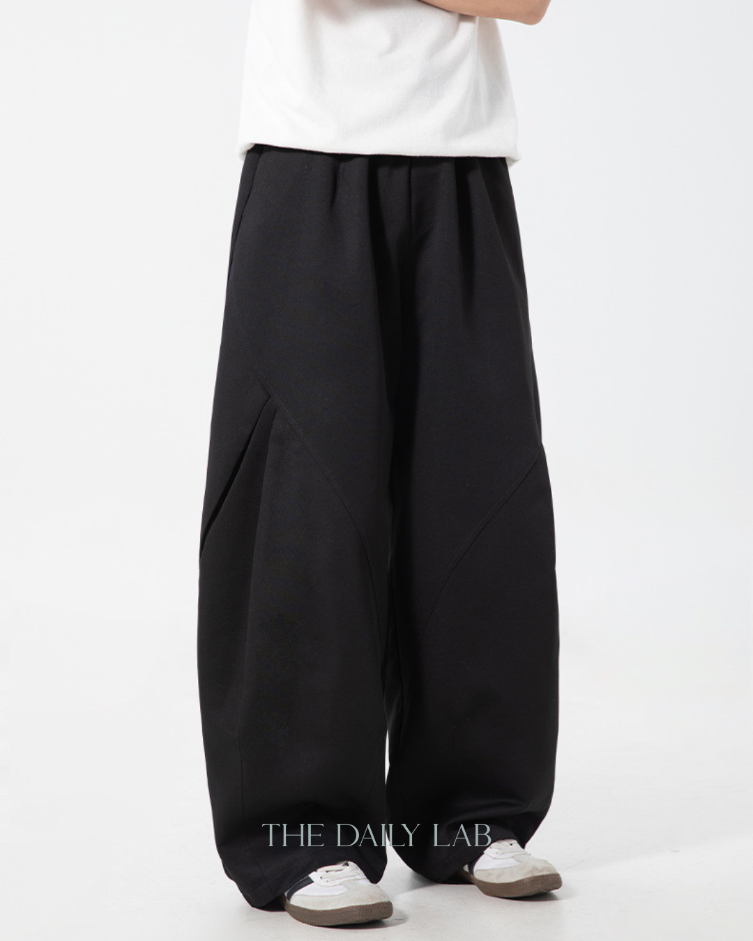 Pleated Panel Wide-Leg Pants in Black