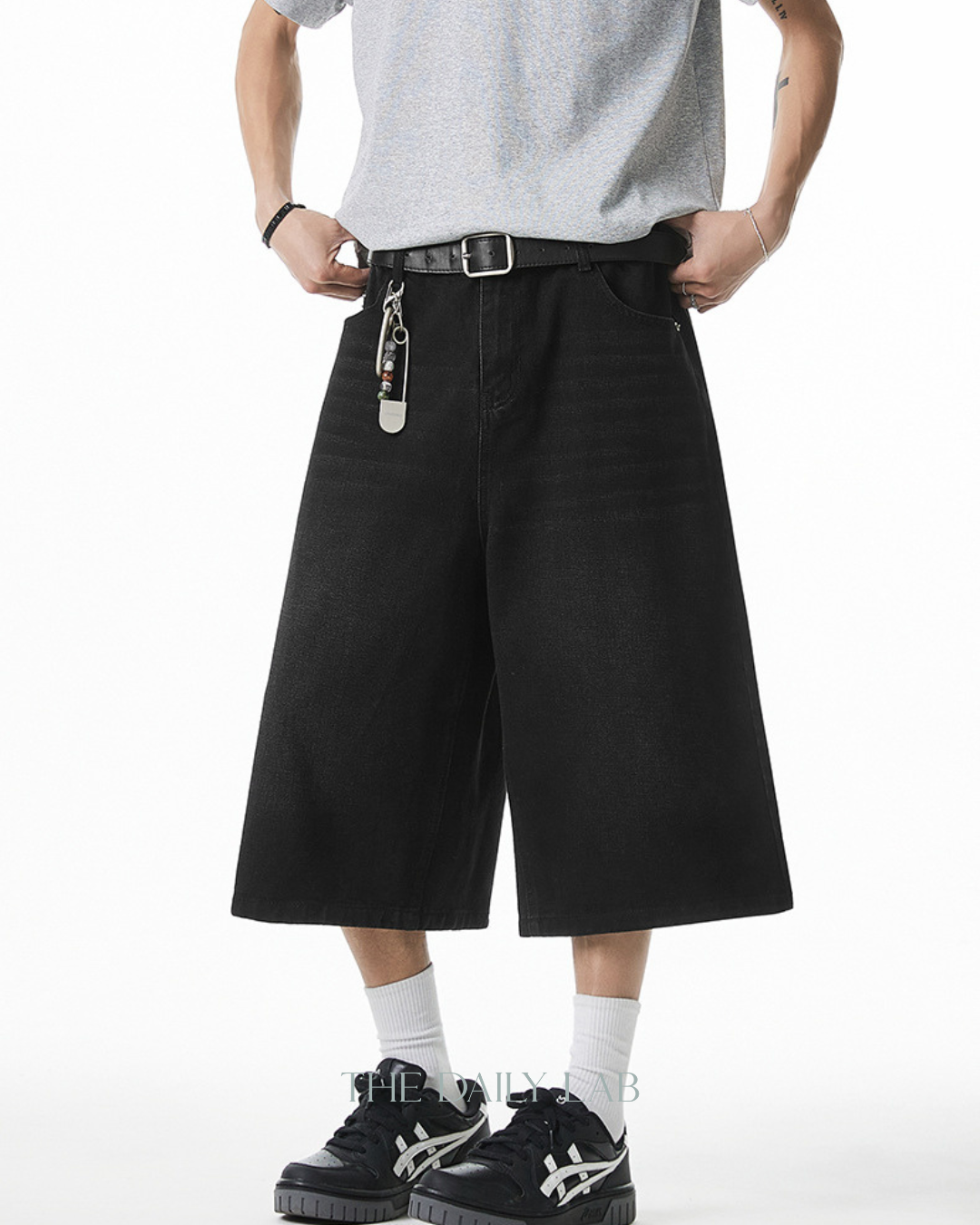 Vintage Wide-Leg Washed Denim Cropped Pants in Black