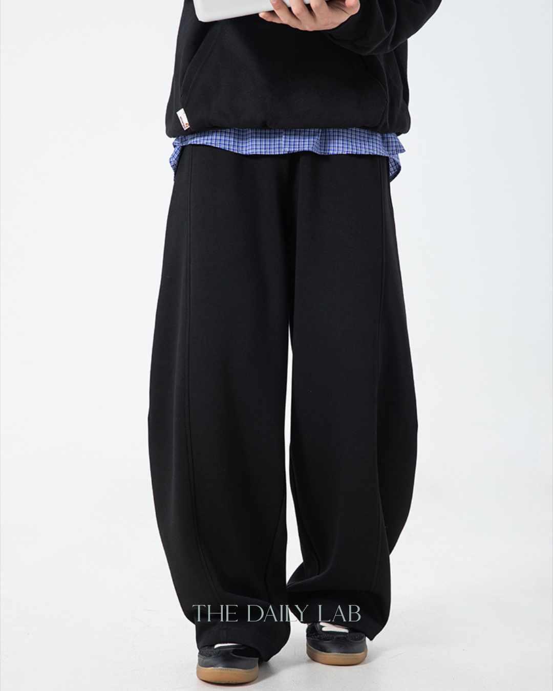 Contour Blade Sweatpants in Black