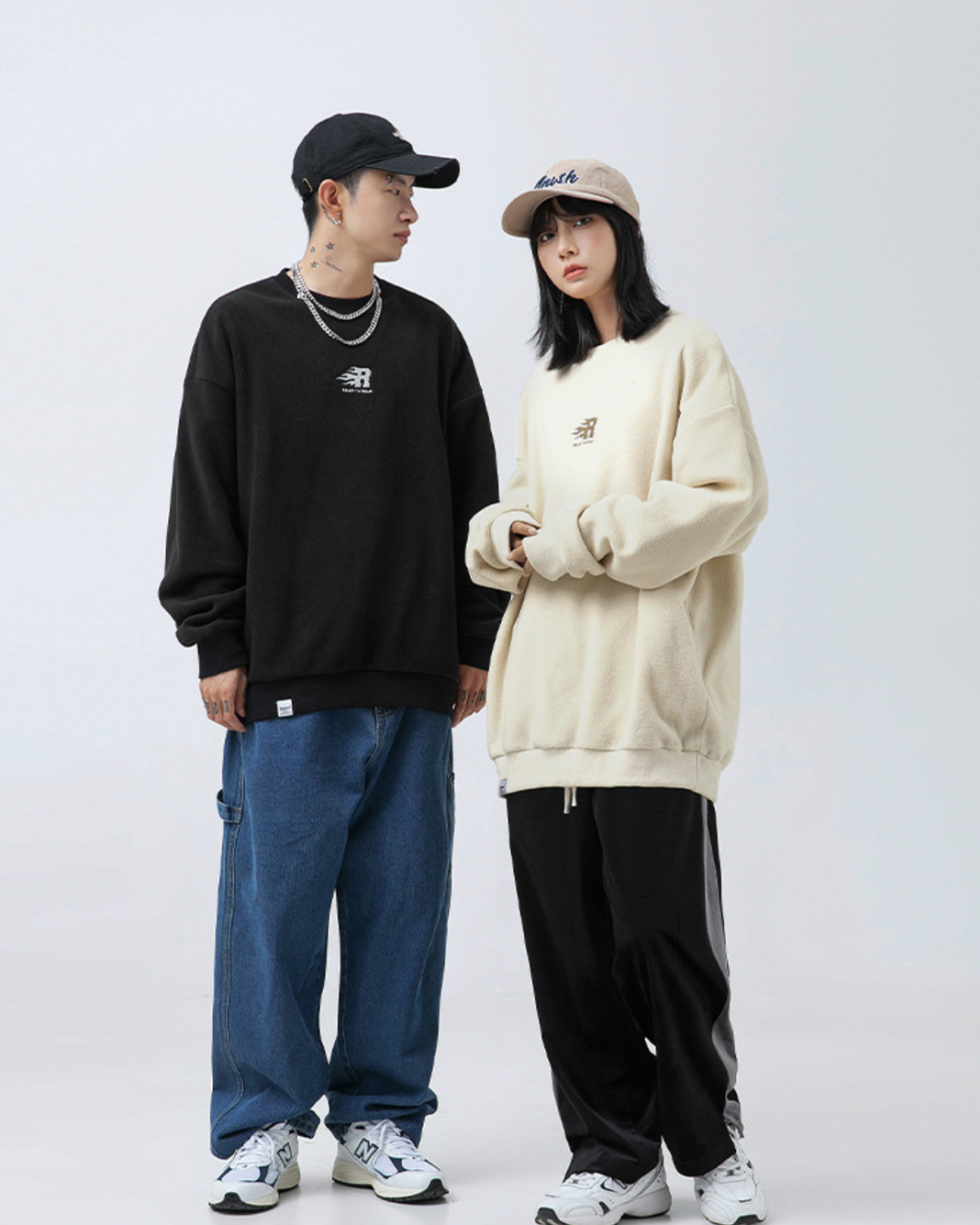 Corduroy R Sweater in Beige