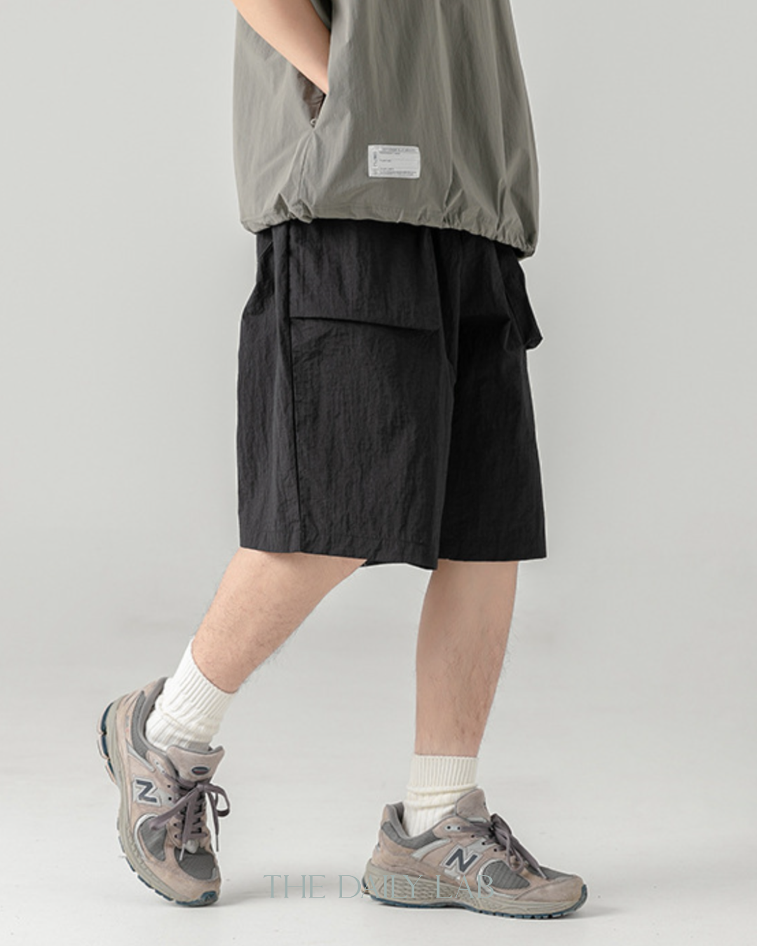 Taslon Cargo Shorts in Black