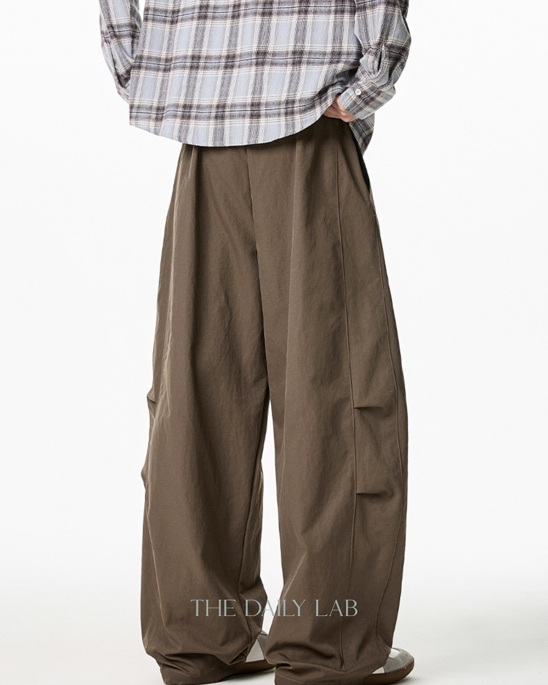 Pleated Loose-Fit Curved-Leg Pants in Coffee