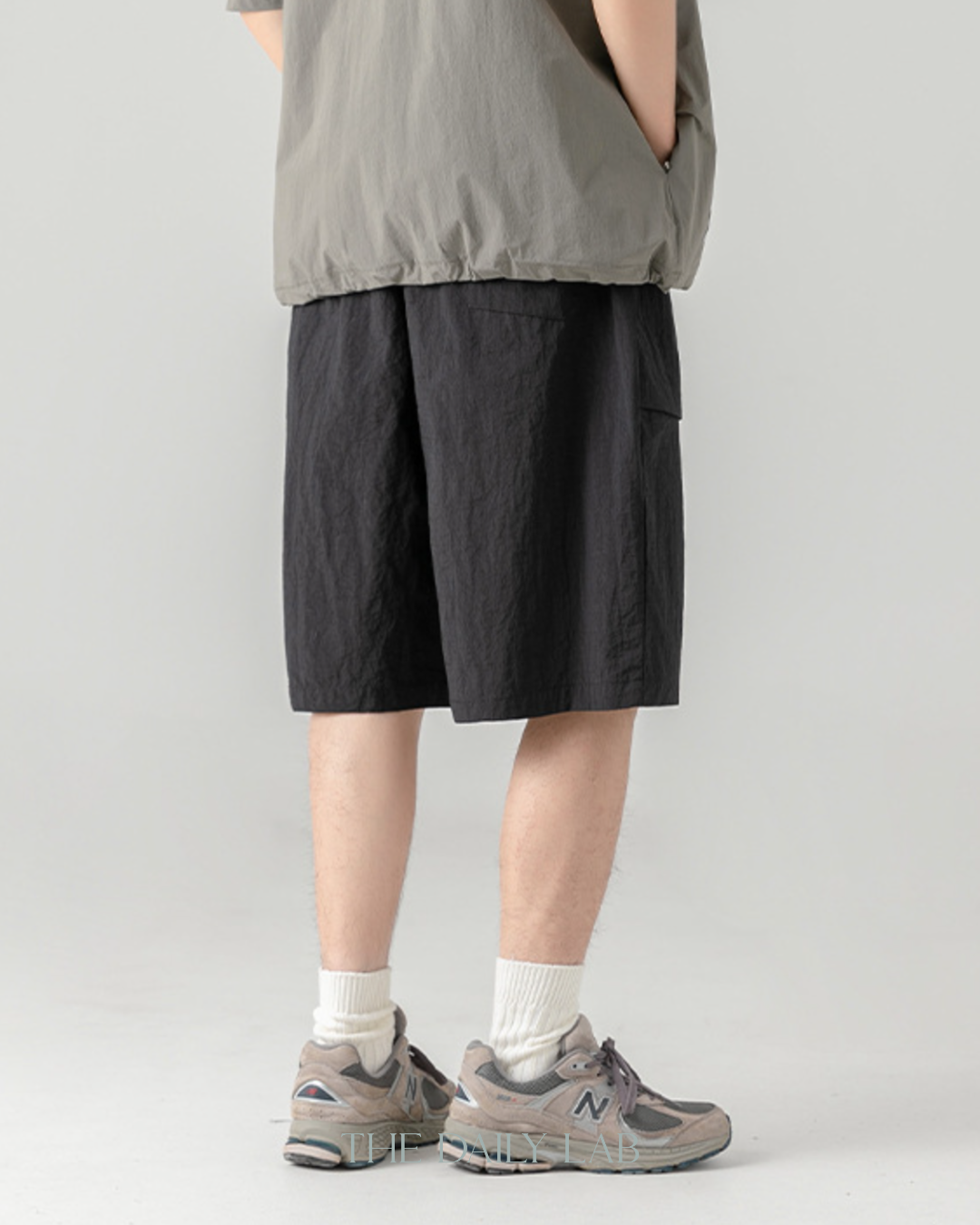 Taslon Cargo Shorts in Black
