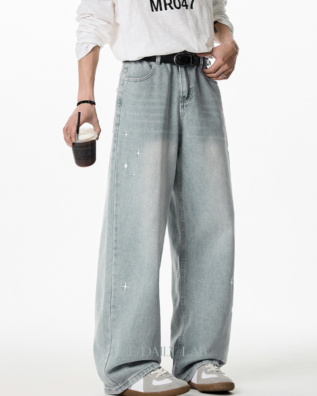 Washed Embroidered Straight-Leg Denim Pants in Blue