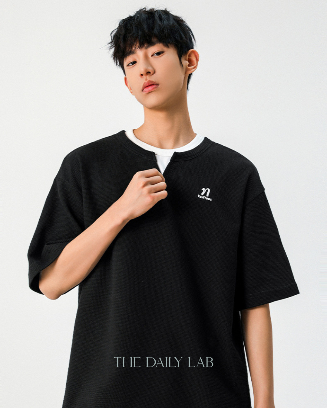Vintage Grid V-Tee in Black
