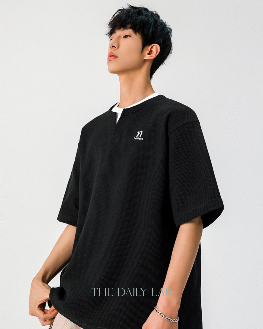 Vintage Grid V-Tee in Black