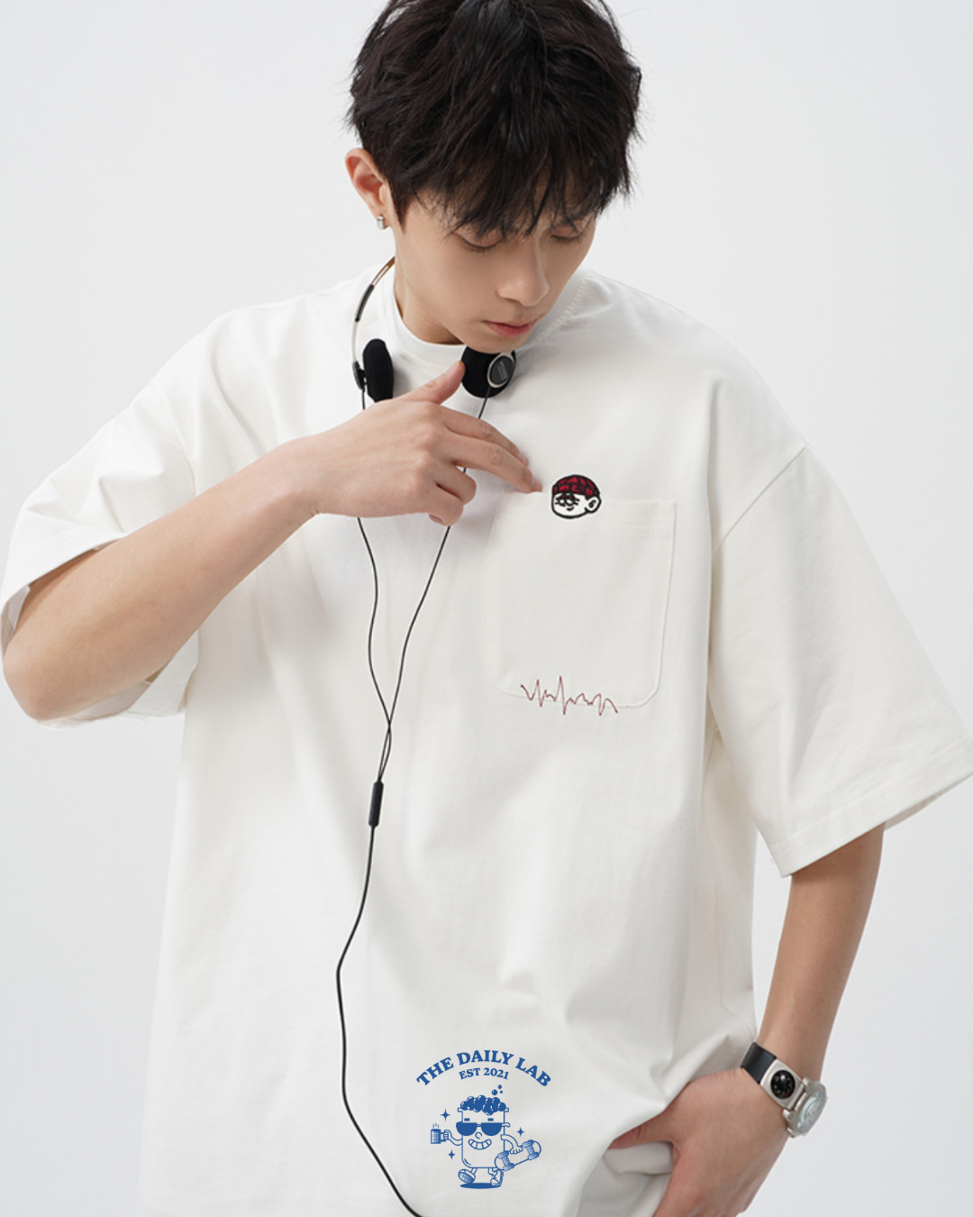 Pocketed Embroidery Relaxed Tee in White