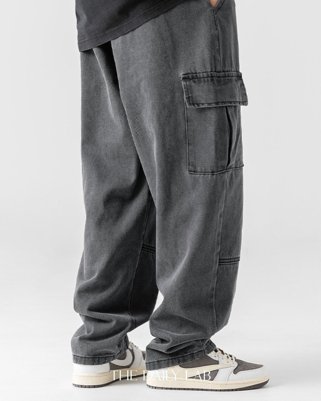 Washed Denim Wide Pocketed Jeans in Black