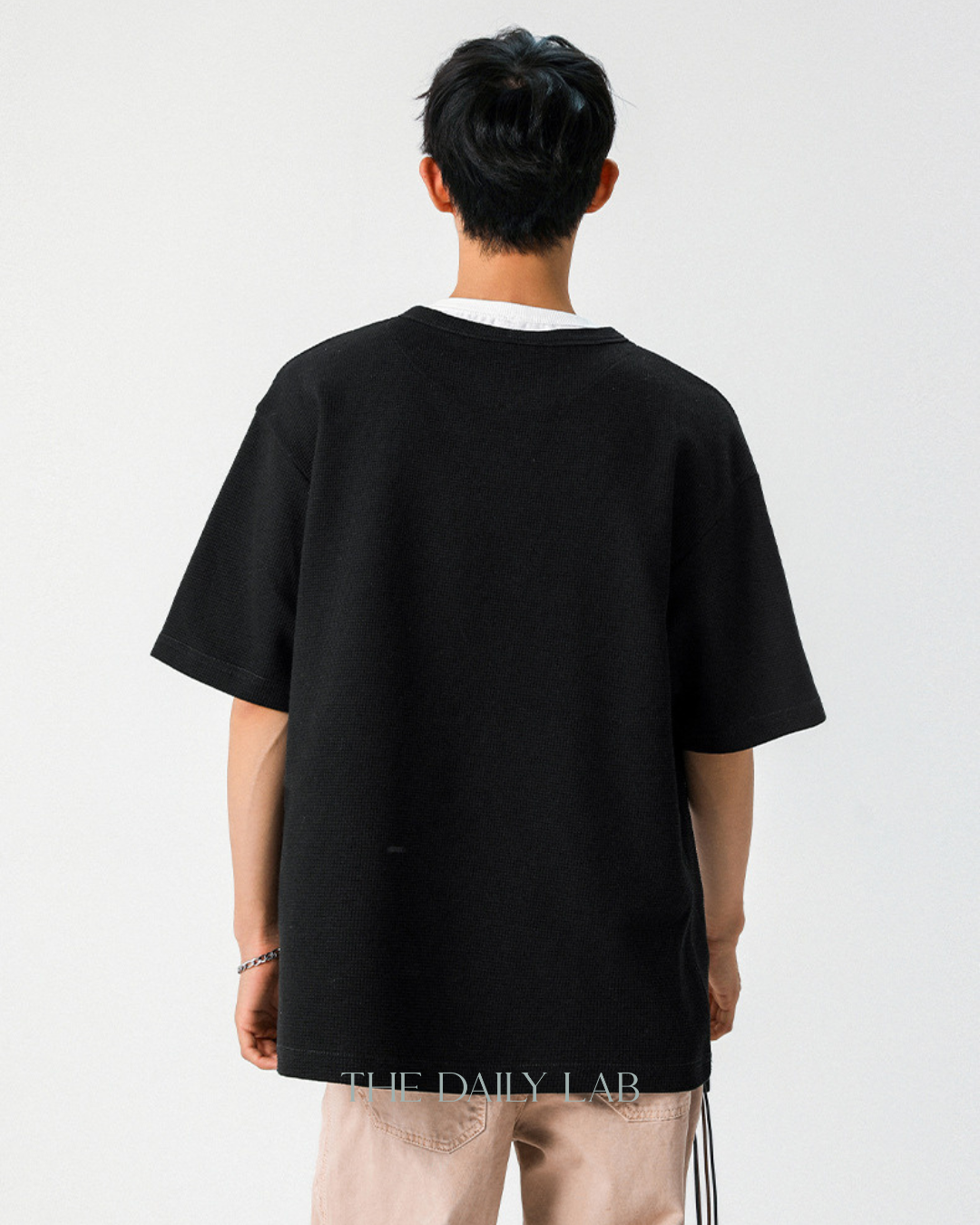 Vintage Grid V-Tee in Black