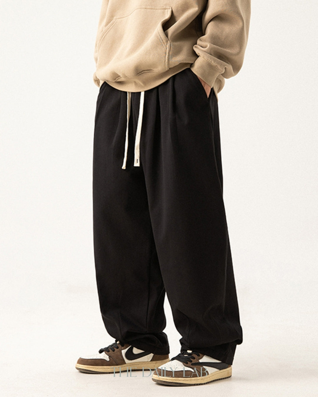 Cotton Relaxed Jogger in Black