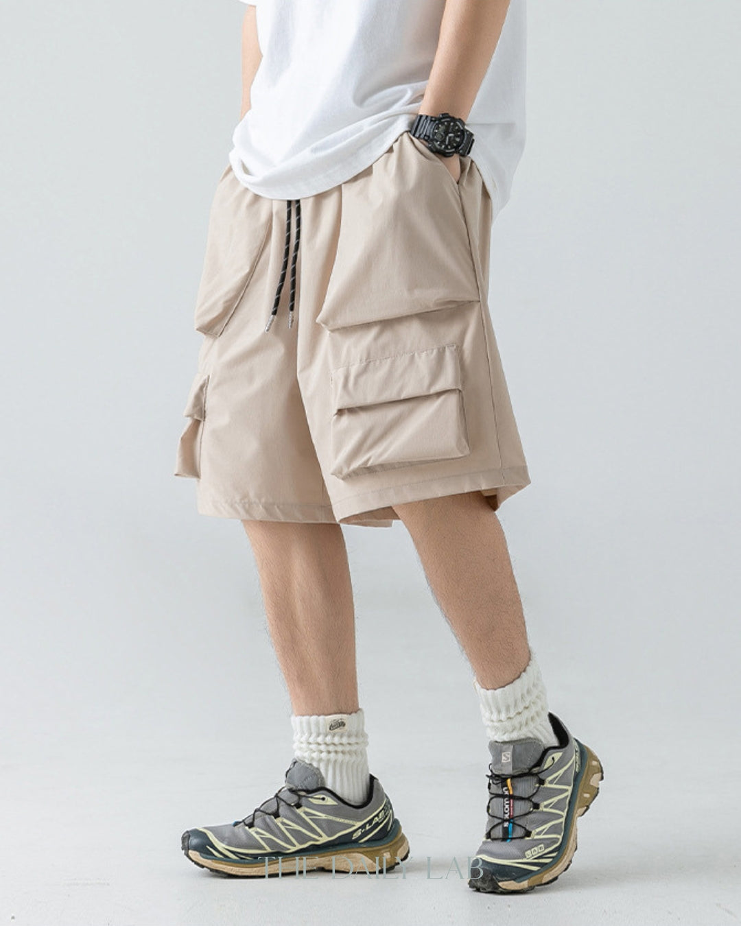 Navigator Cargo Shorts in Khaki
