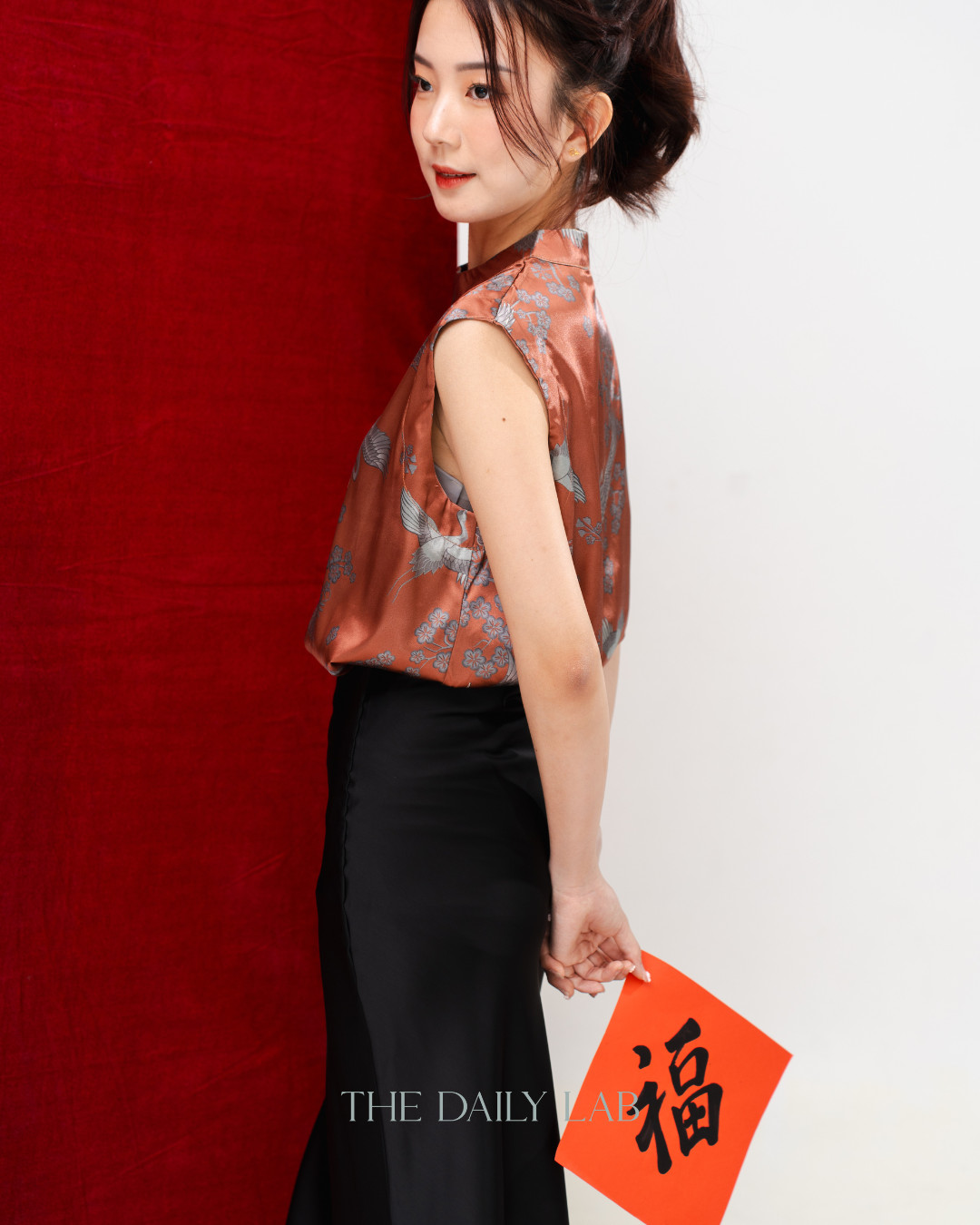 Elastic Waist Midi Skirt in Black