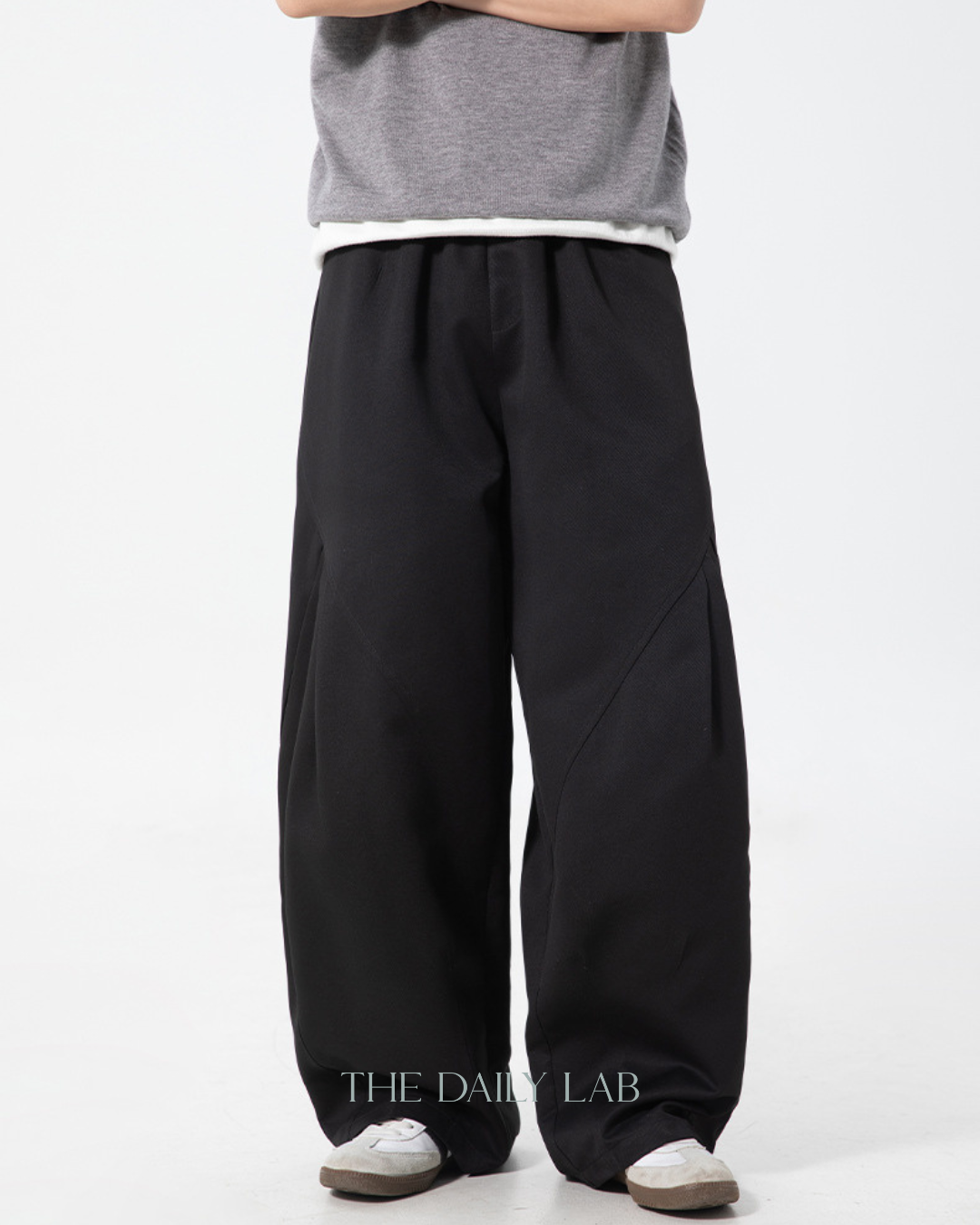 Pleated Panel Wide-Leg Pants in Black