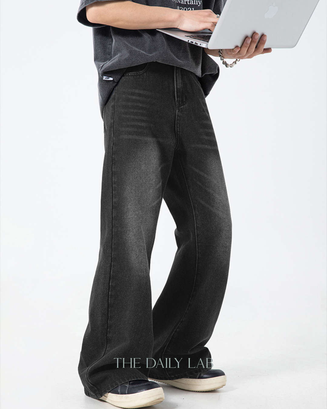 Washed Streetstyle Flare Jeans in Black