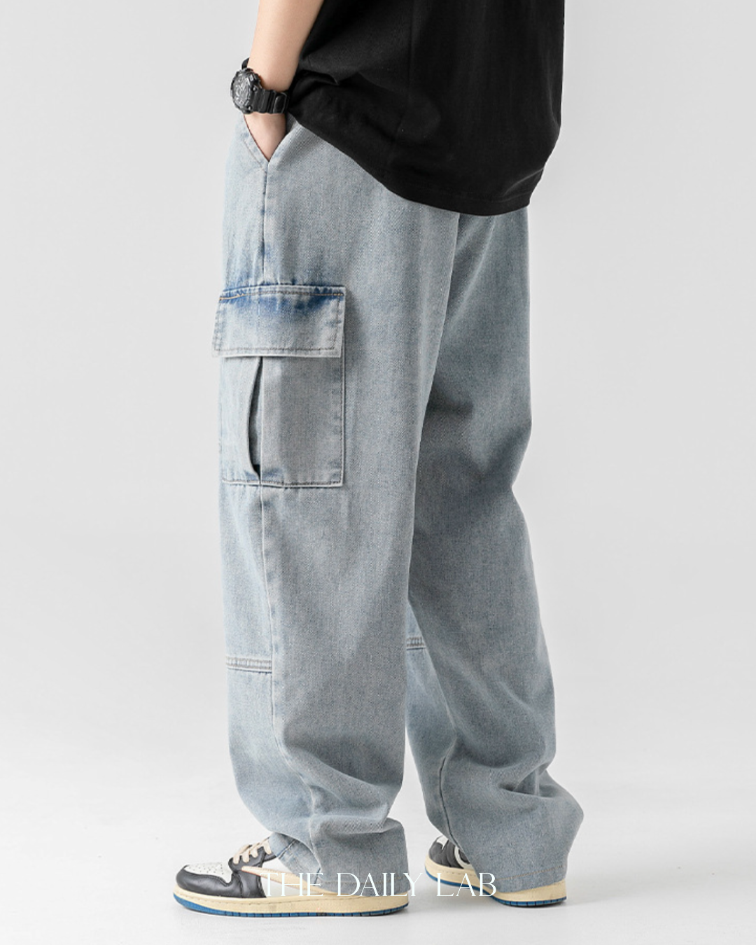 Washed Denim Wide Pocketed Jeans in Blue