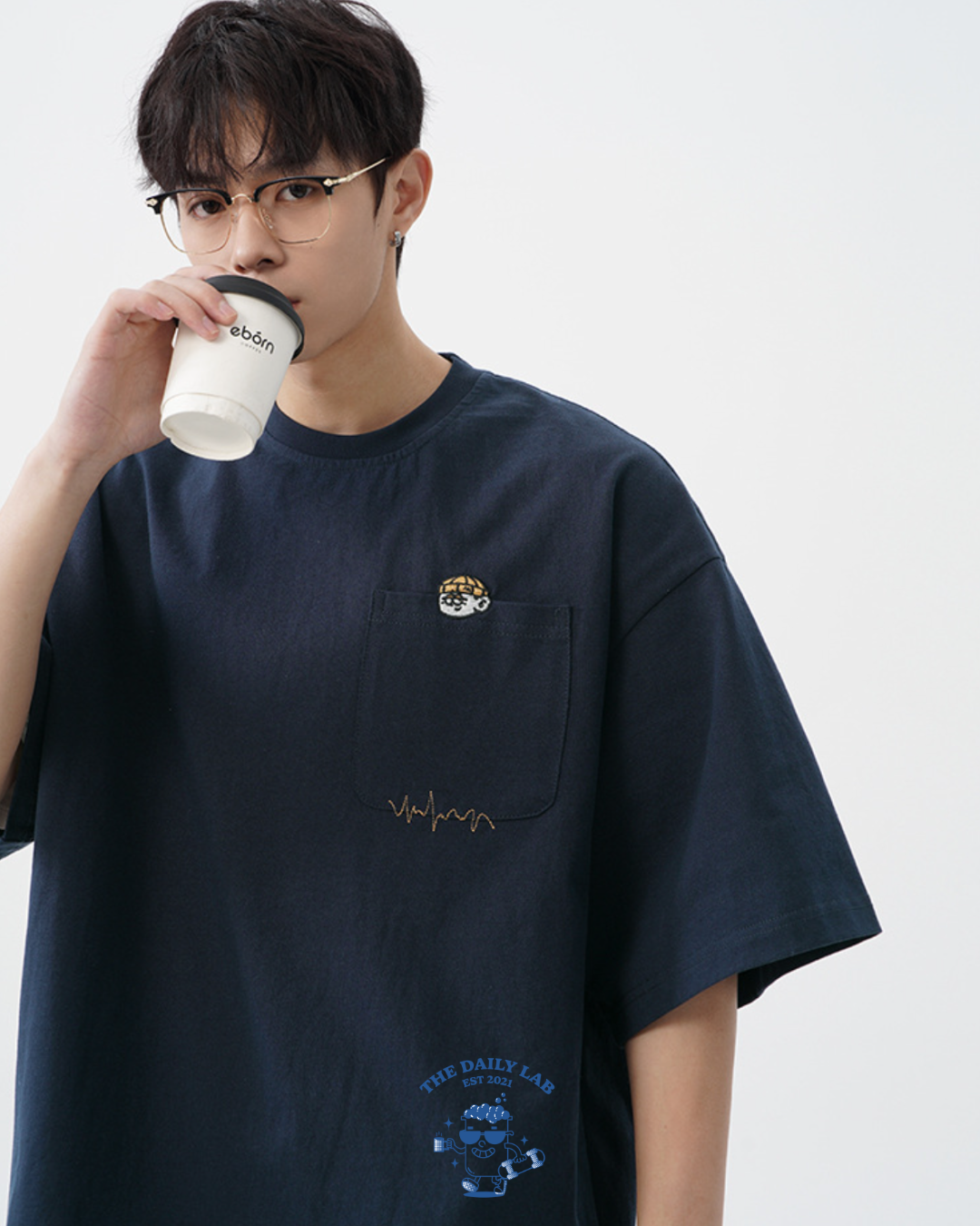 Pocketed Embroidery Relaxed Tee in Navy