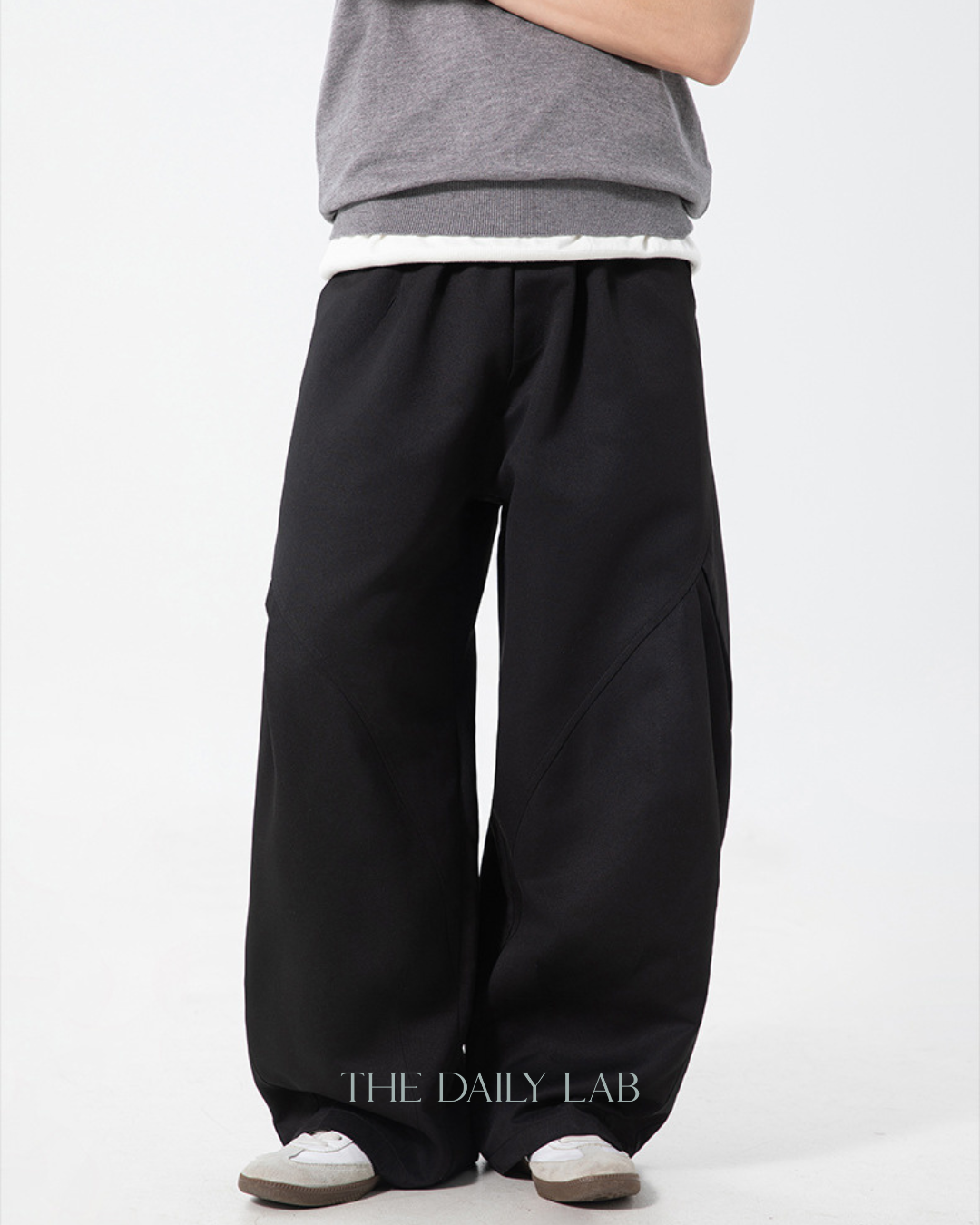 Pleated Panel Wide-Leg Pants in Black