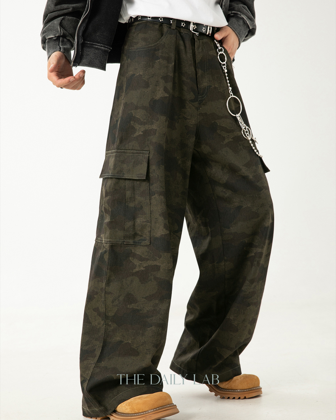 American Vintage Camo Cargo Pants In black and green camouflage