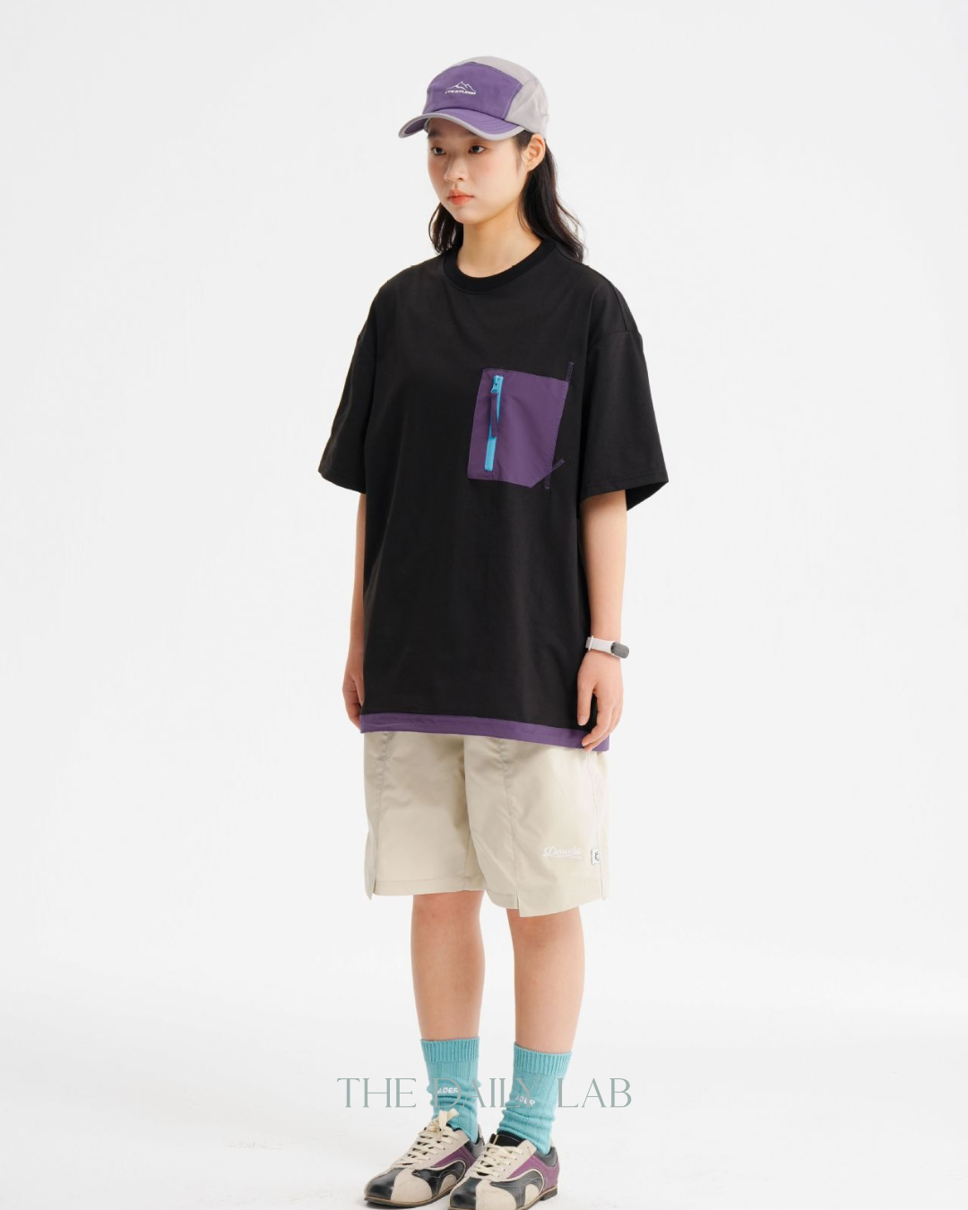 Color-Black Pocket Short Sleeve Tee in Black