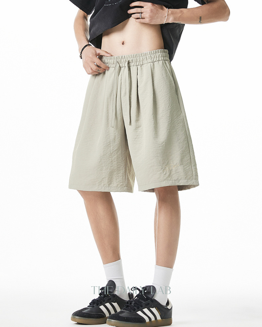Vintage Pleated Embroidered Shorts in beige