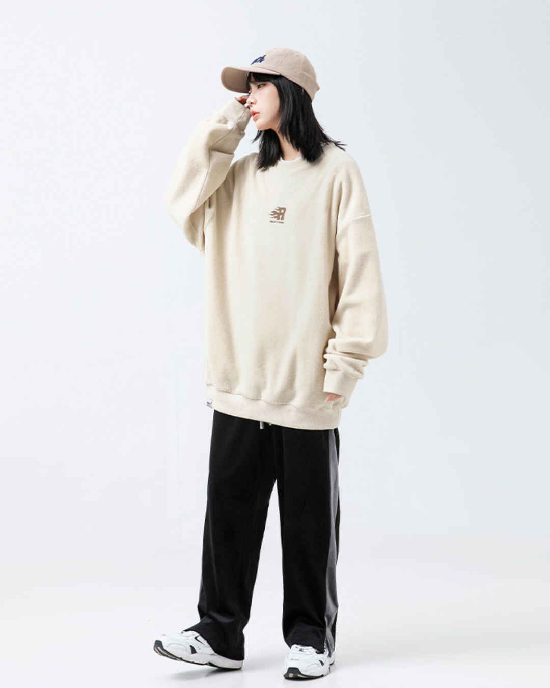 Corduroy R Sweater in Beige