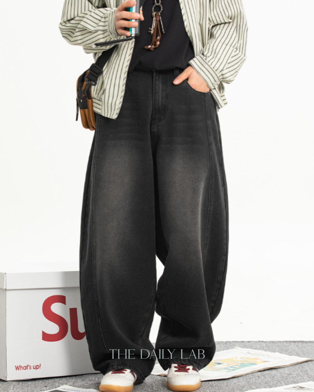 Vintage Washed Curved-Cut Jeans in Black