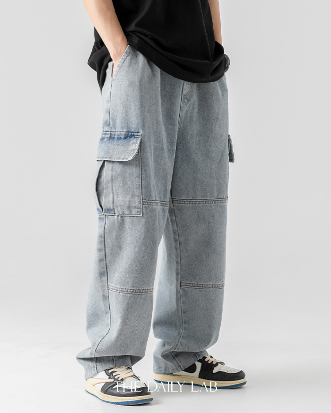 Washed Denim Wide Pocketed Jeans in Blue