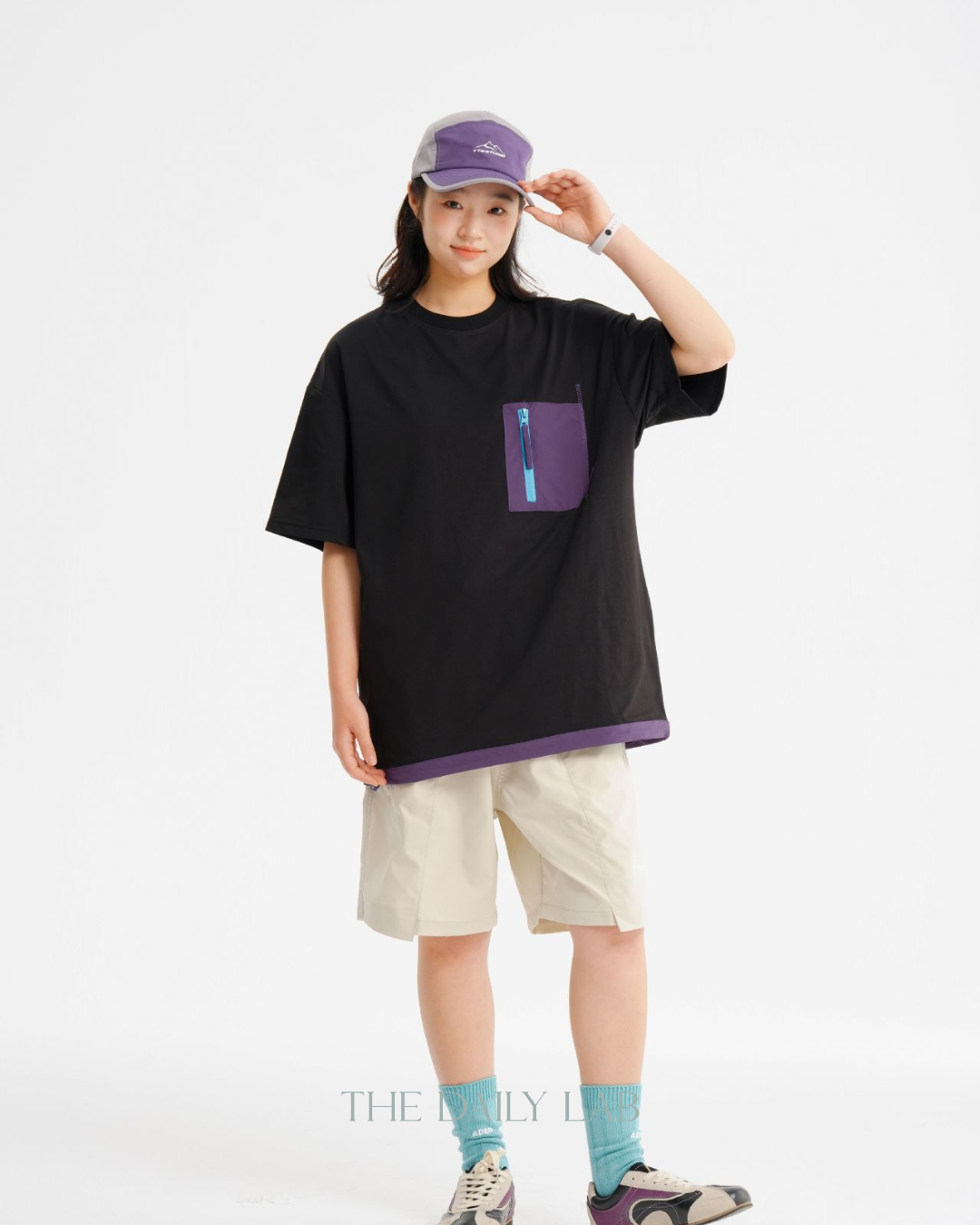 Color-Black Pocket Short Sleeve Tee in Black