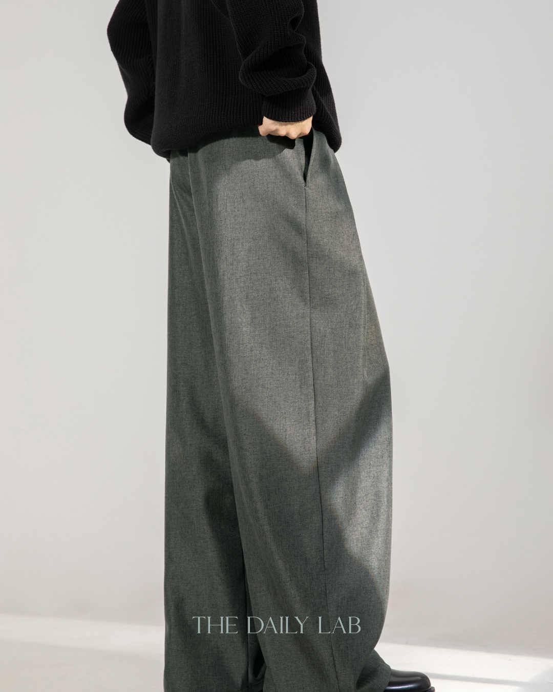 Cross-Pleated Pants In Grey