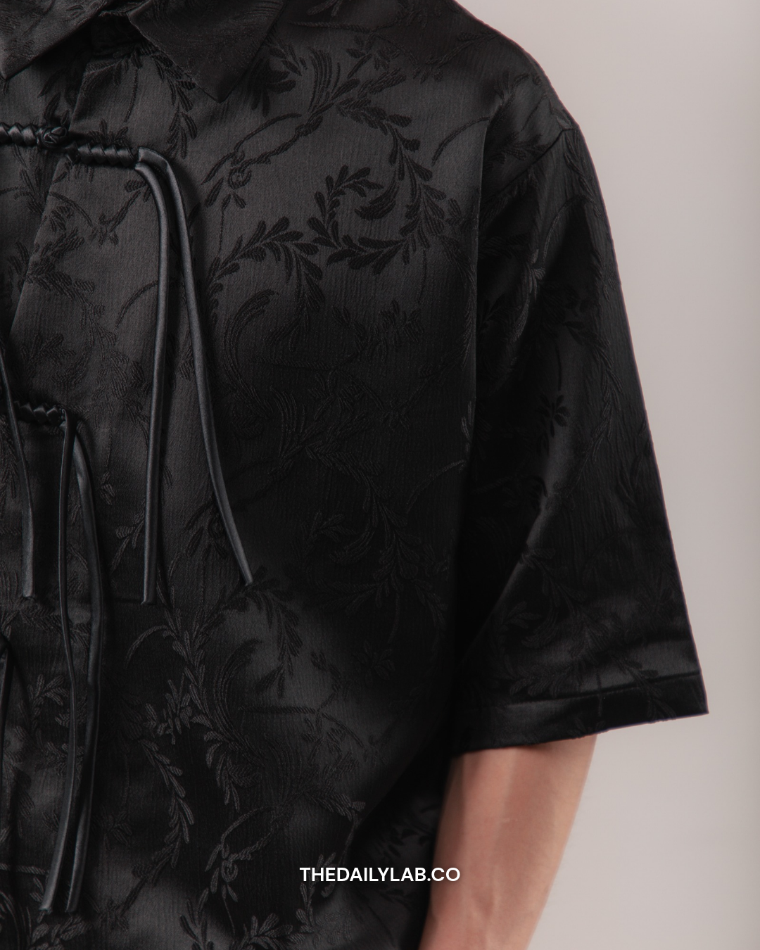 Floral Knot Tang Shirt in Black