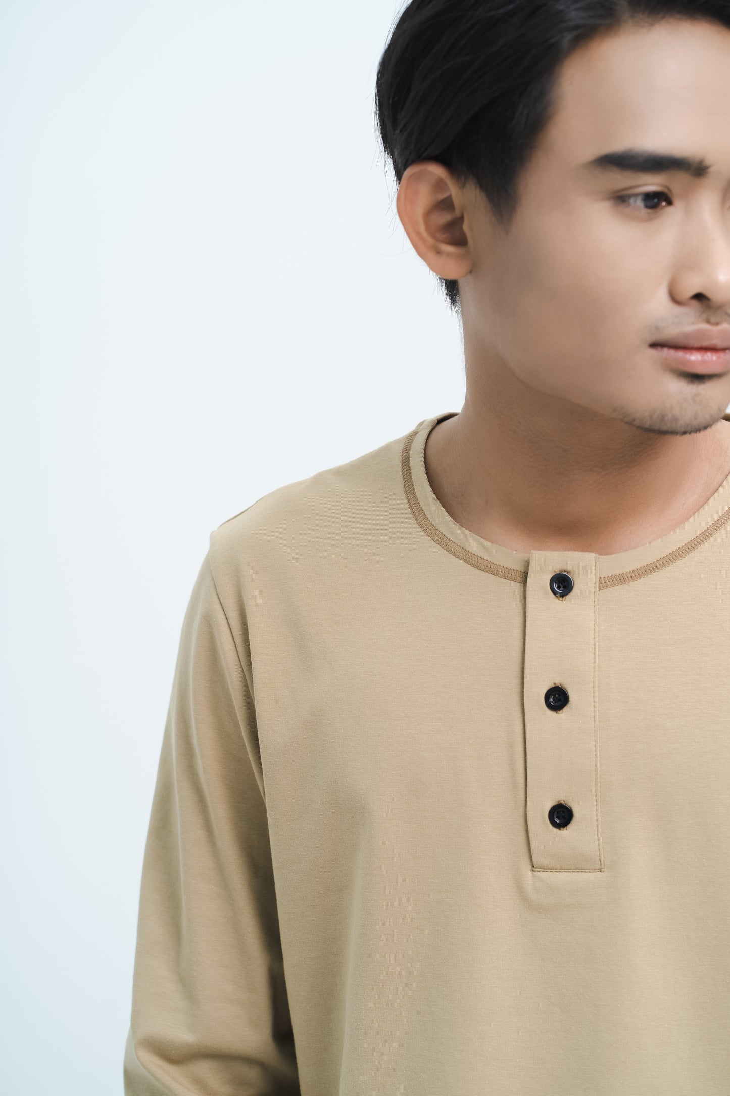 Muzn Men Kurta in Khaki