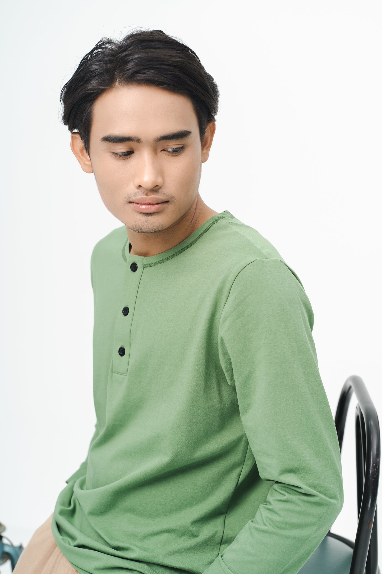 Muzn Men Kurta in Pine Green