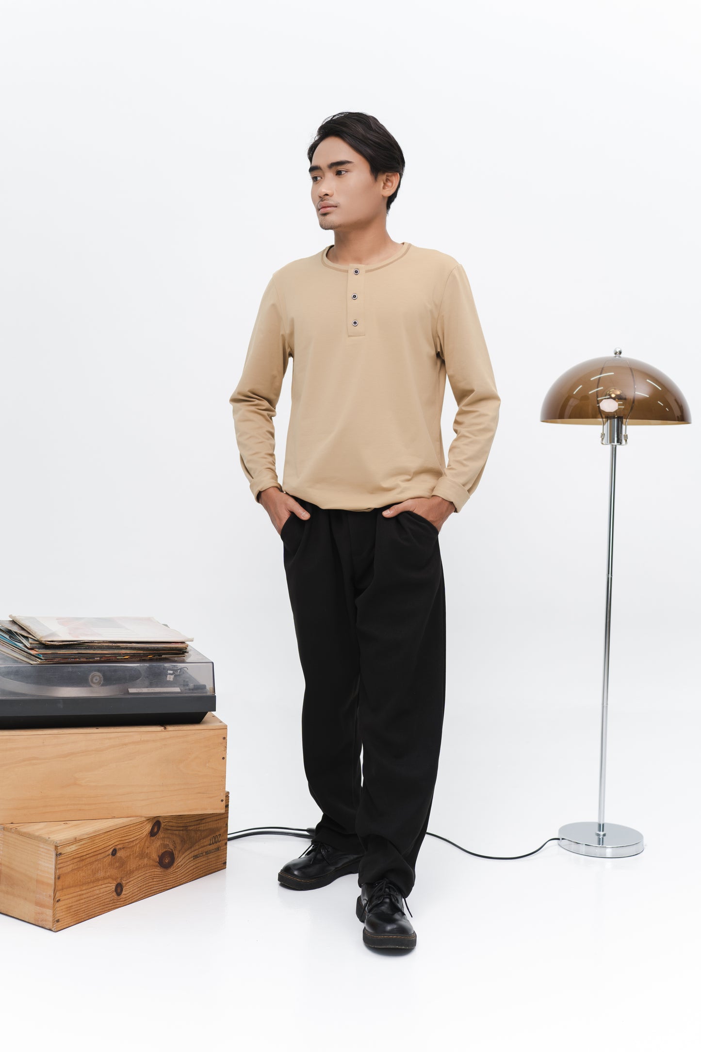 Muzn Men Kurta in Khaki