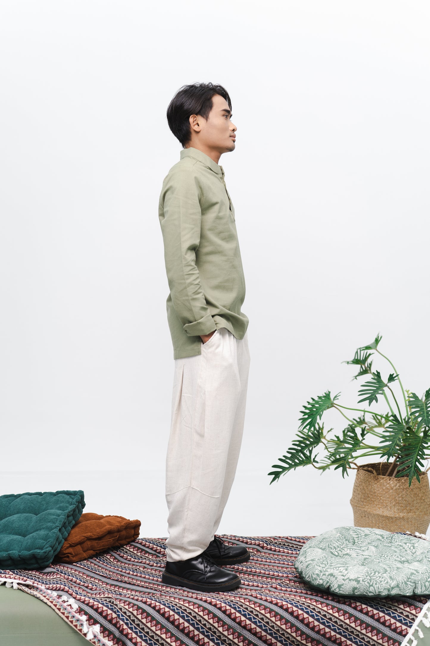 Aswab Men Kurta Shirt in Matcha