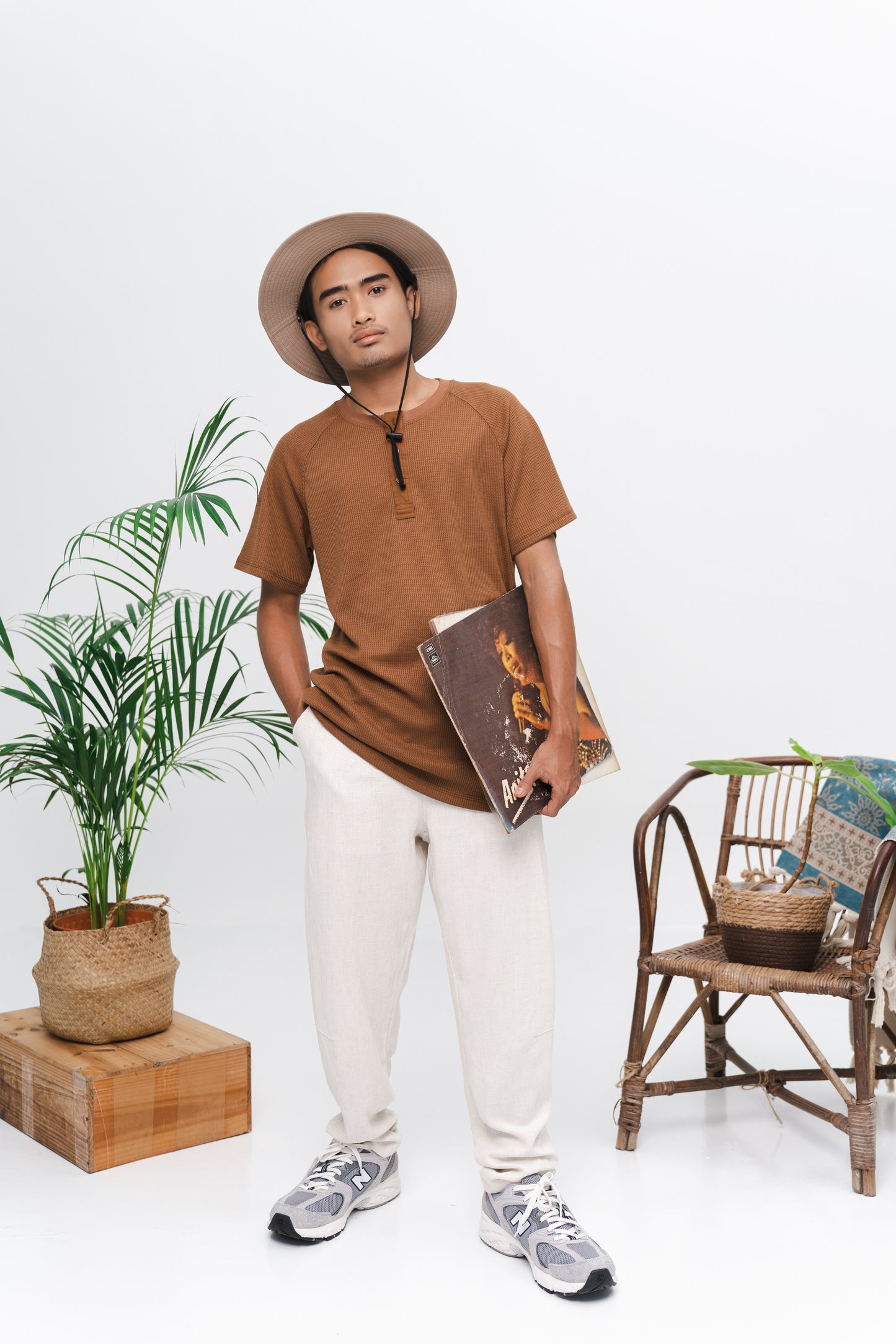 Teruna Waffle Men Collar Shirt in Brown