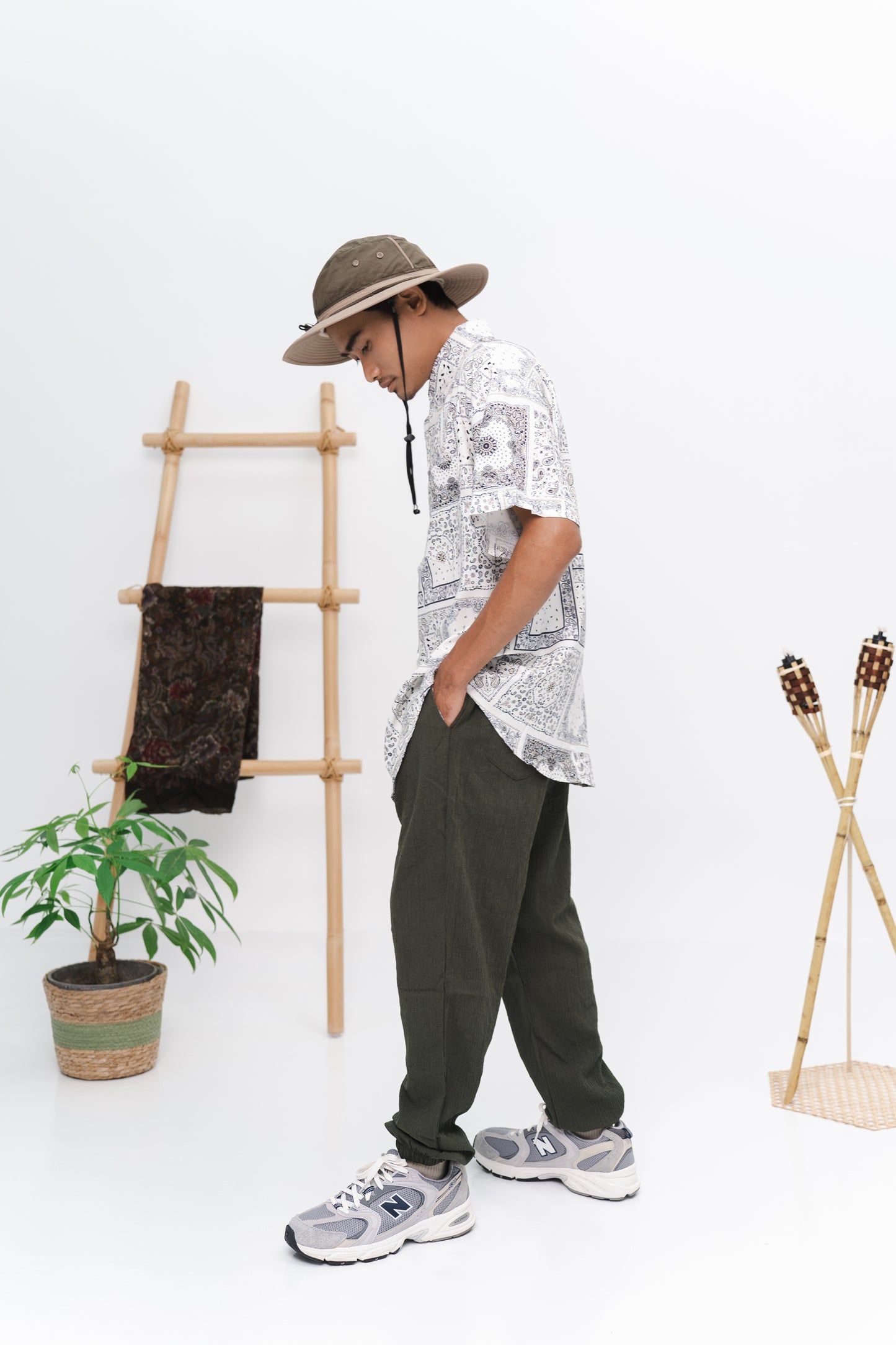 Linen Cuffed Pant in Green