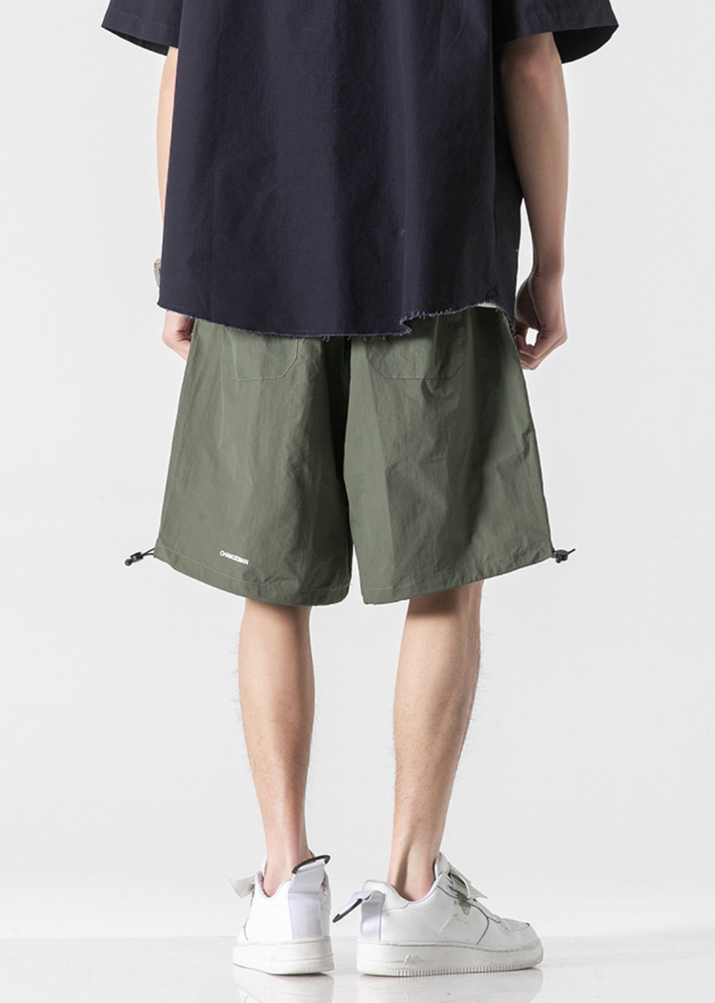 Pocketed Cargo Shorts in Green