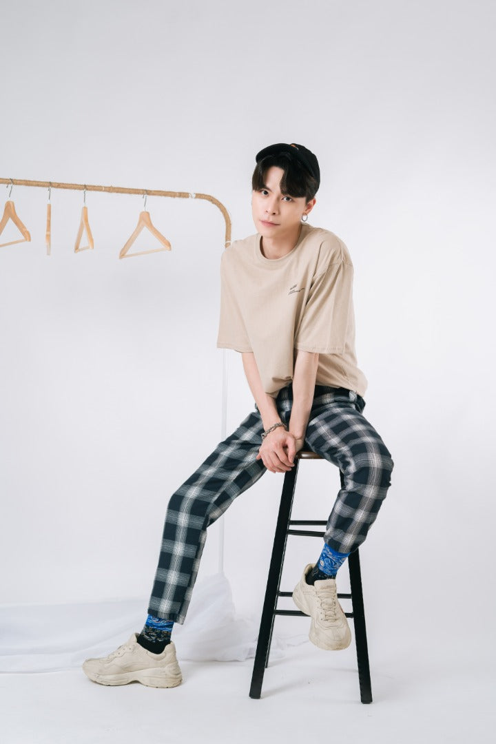 Cat Graphic Tee in Beige
