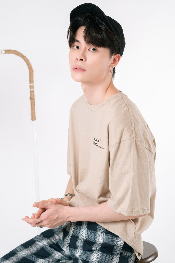 Cat Graphic Tee in Beige