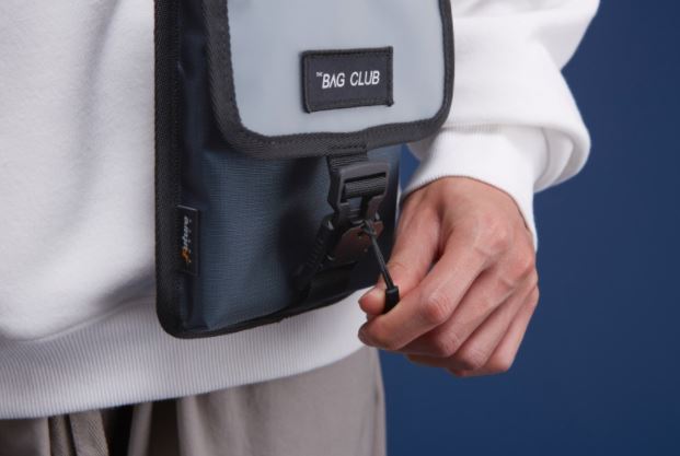 Crossbody Bag in Blue (Pre-Order)